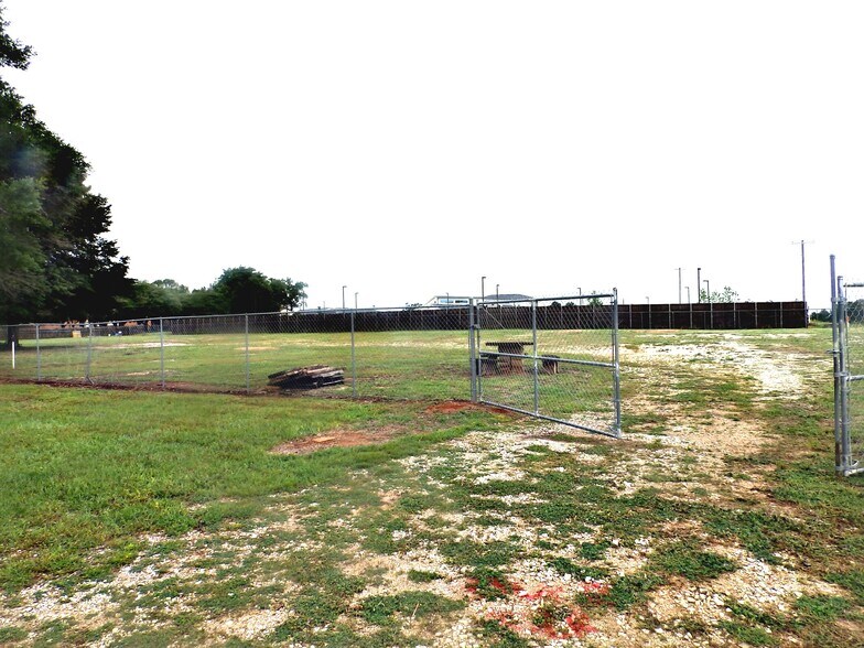 More Photos Of 6003 N Loop 256, Palestine Land For Sale