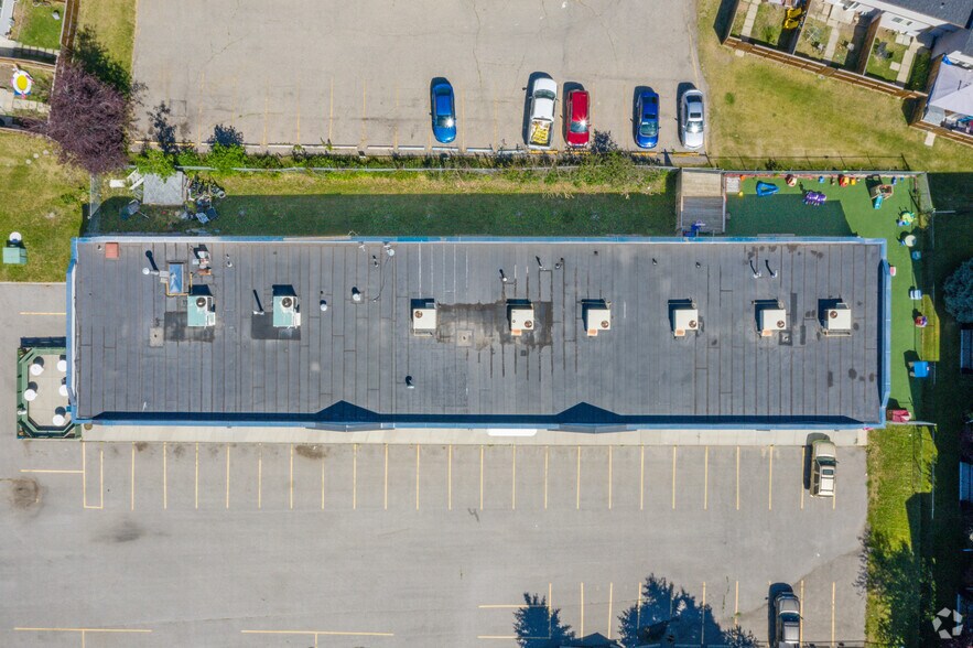 More Photos Of 950 Queensland Dr SE, Calgary Unknown For Lease