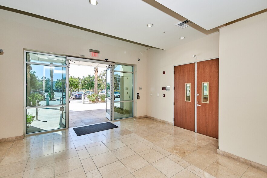 More Photos Of 18 Endeavor, Irvine Medical For Lease