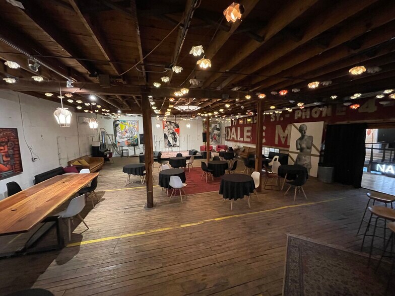 More Photos Of 217 Willow St, Nashville Showroom For Sale