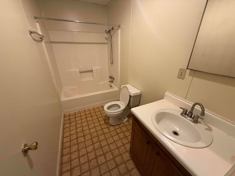 More Photos Of 223 Lanier Dr, Statesboro Apartments For Sale