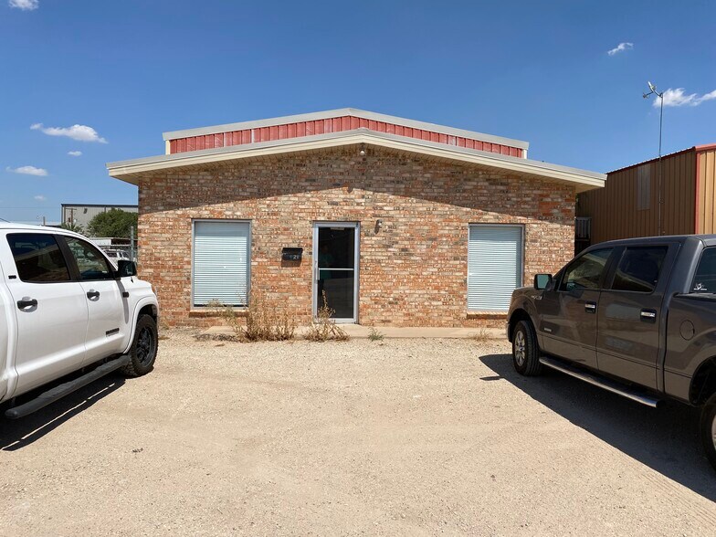 More Photos Of 4921 S County Road 1303, Odessa Light Manufacturing For Lease