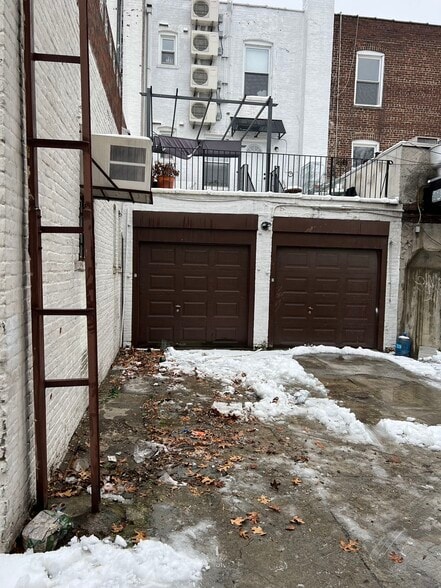 More Photos Of 4117 31st Ave, Astoria Storefront Retail Office For Lease