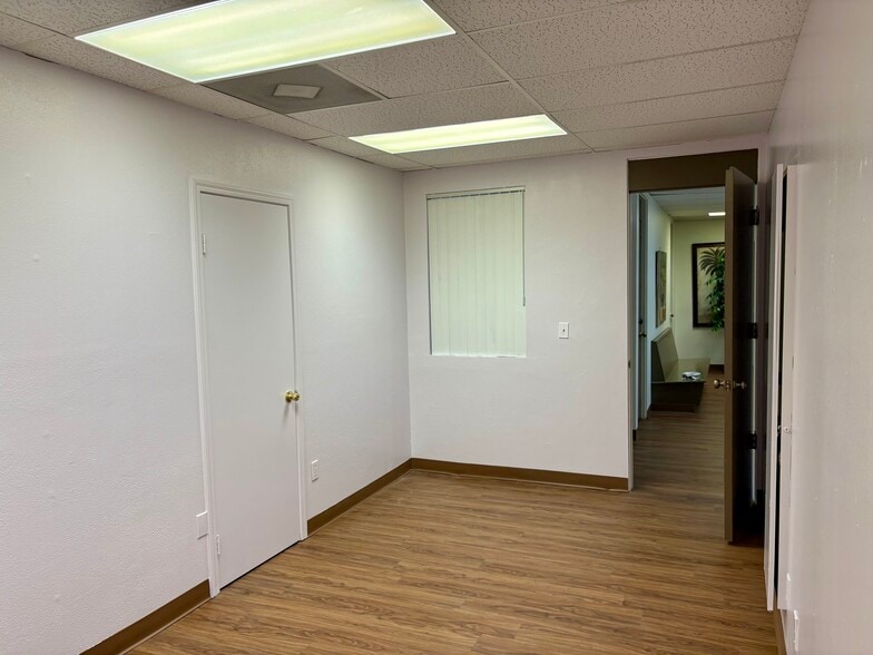 More Photos Of 655 N Palm Canyon Dr, Palm Springs Medical For Lease