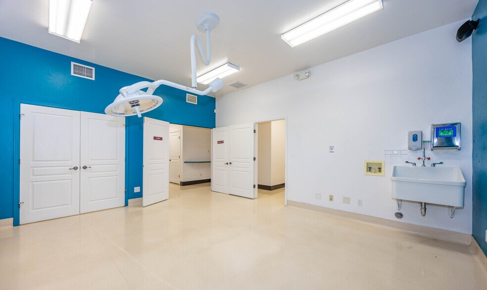 More Photos Of 3533 Canyon de Flores, Sierra Vista Medical For Lease