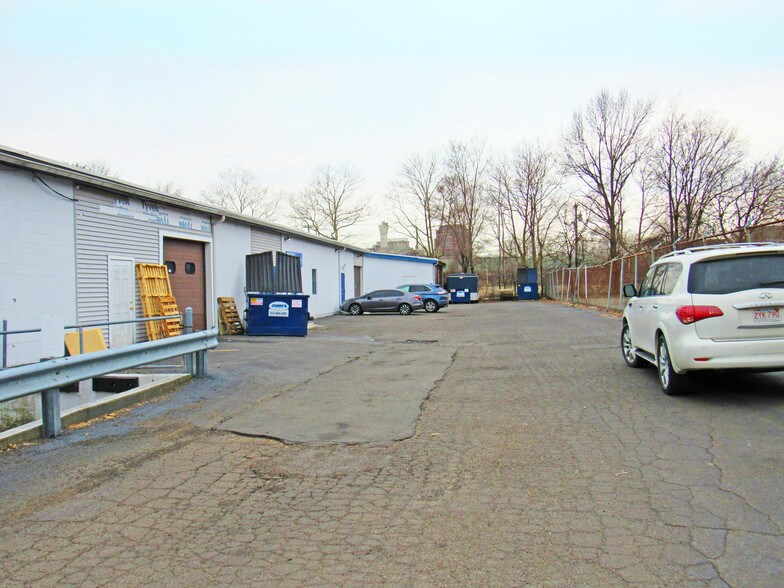 More Photos Of 190 Wallace St, New Haven Warehouse For Sale