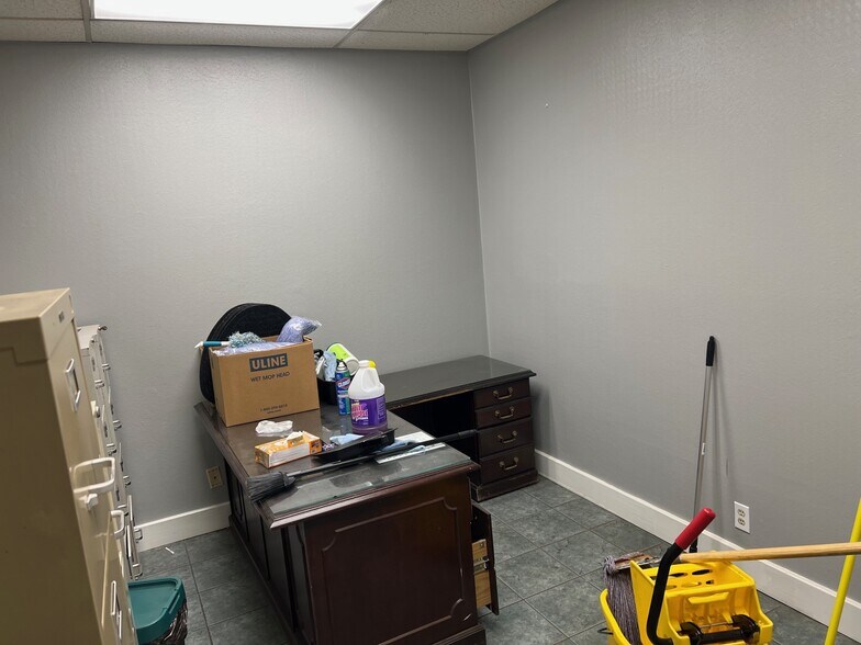 More Photos Of 4302 W 70th St, Shreveport Warehouse For Sale