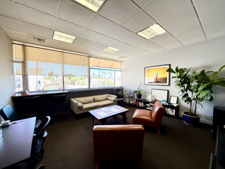 More Photos Of 19 E Ortega St, Santa Barbara Office For Lease