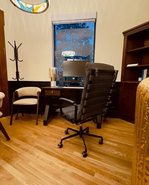 More Photos Of 14 Erb St W, Waterloo Coworking Space