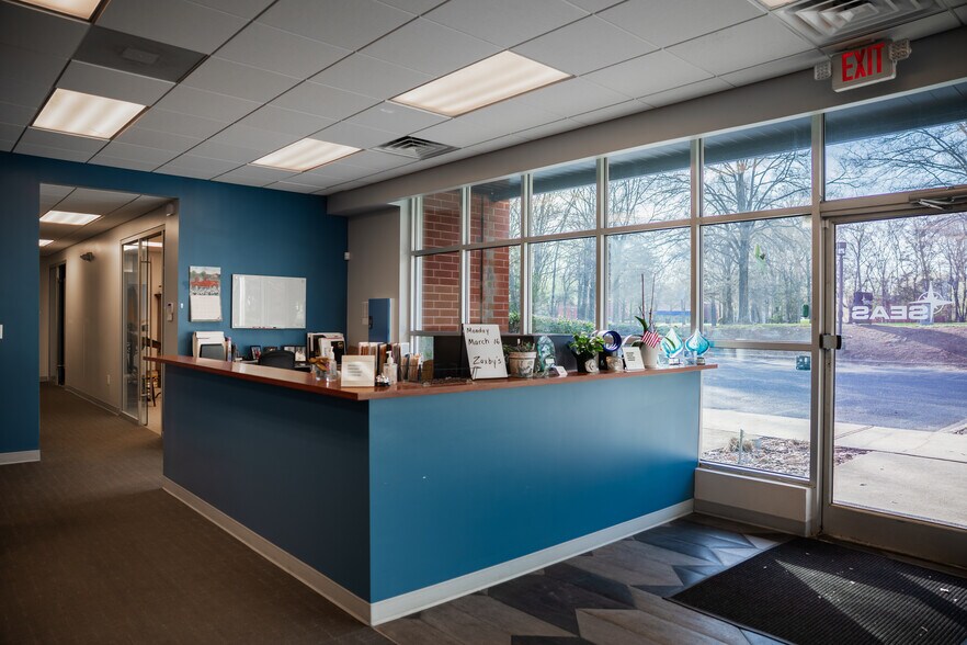 More Photos Of 9325 Forsyth Park Dr, Charlotte Warehouse For Sale