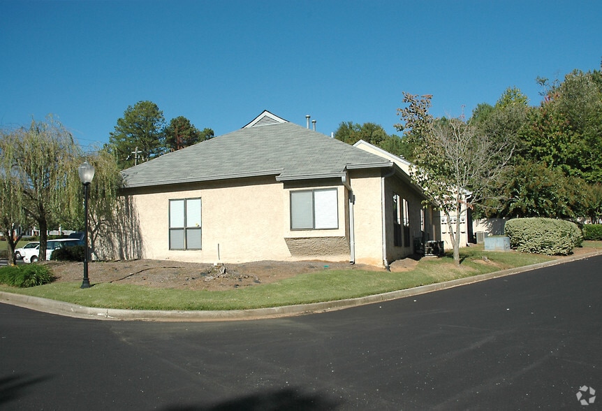 More Photos Of 875 Old Roswell Rd, Roswell Office For Sale