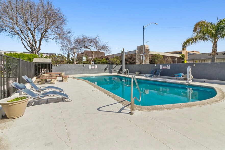 More Photos Of 2127 Inyo St, Fresno Hotel For Sale