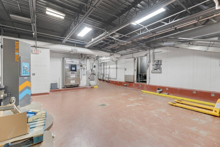 More Photos Of 724 Grand Ave, New Haven Warehouse For Sale