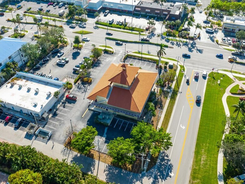 More Photos Of 900 N Collier Blvd, Marco Island Medical For Lease