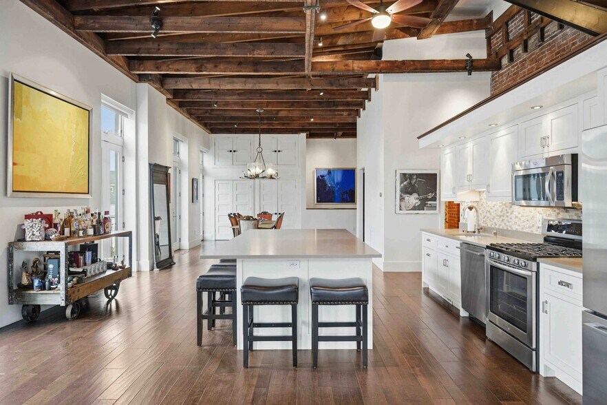 More Photos Of 443 Walnut St, Sewickley Flex For Sale