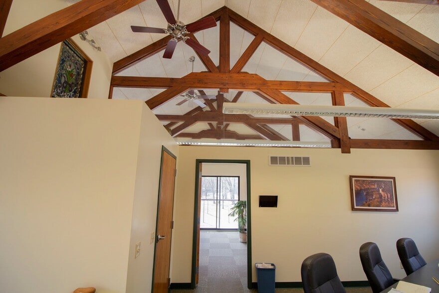 More Photos Of 310 Custer Dr, Battle Creek Medical For Lease