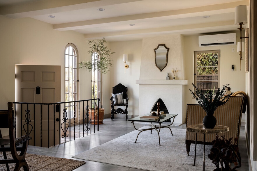 More Photos Of 1825 Redesdale Ave, Los Angeles Multifamily For Sale