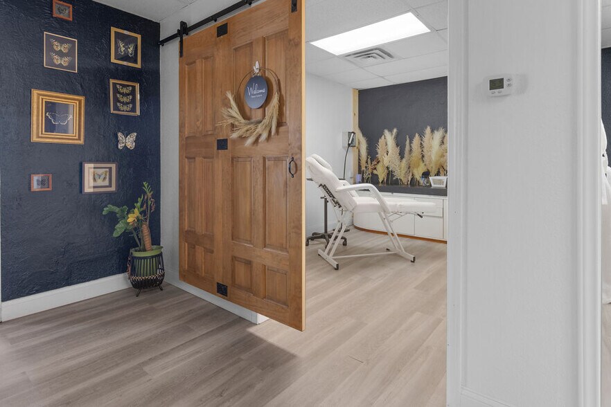 More Photos Of 1104 11th St, Wichita Falls Storefront Retail Office For Sale