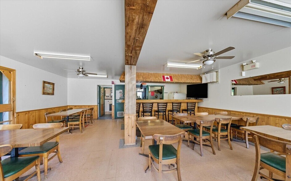 More Photos Of 23035 Lakeridge Rd, Brock Restaurant For Sale