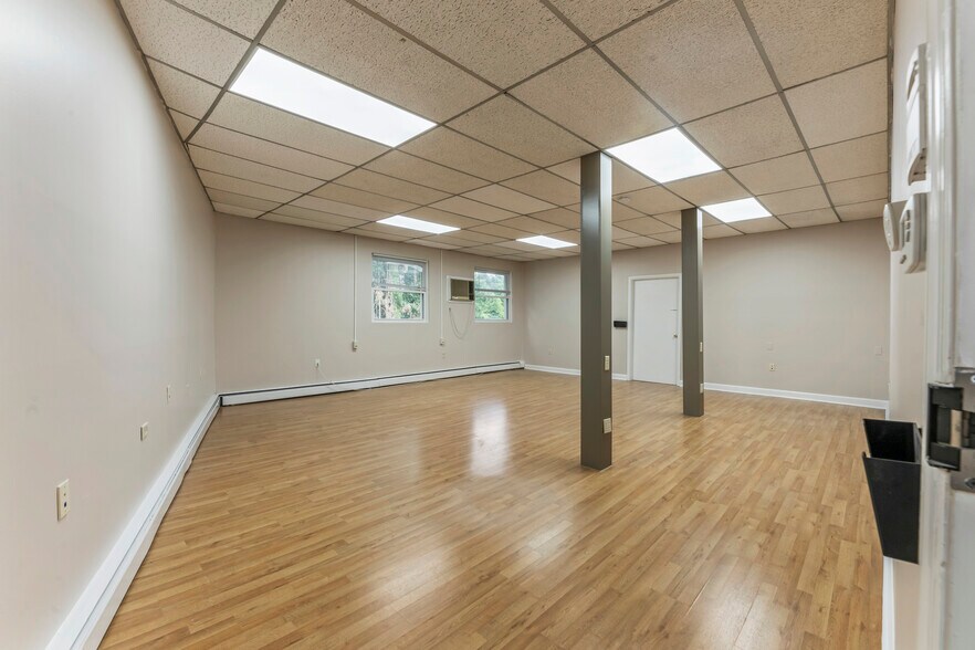 More Photos Of 37 Station Dr, Princeton Junction Office For Sale