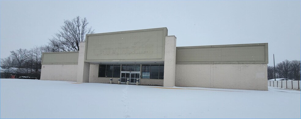 More Photos Of 33459 Vine St, Eastlake Freestanding For Lease