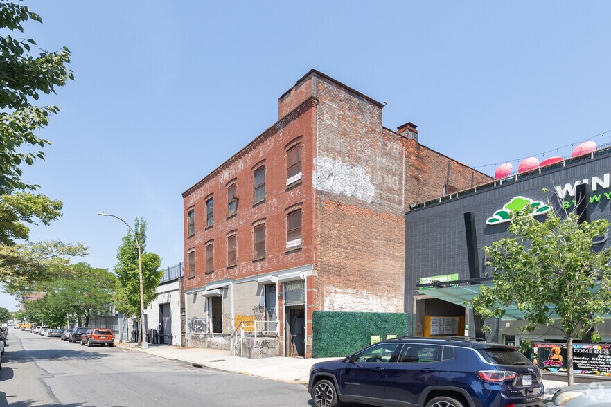 Primary Photo Of 2572 Park Ave, Bronx Industrial For Sale