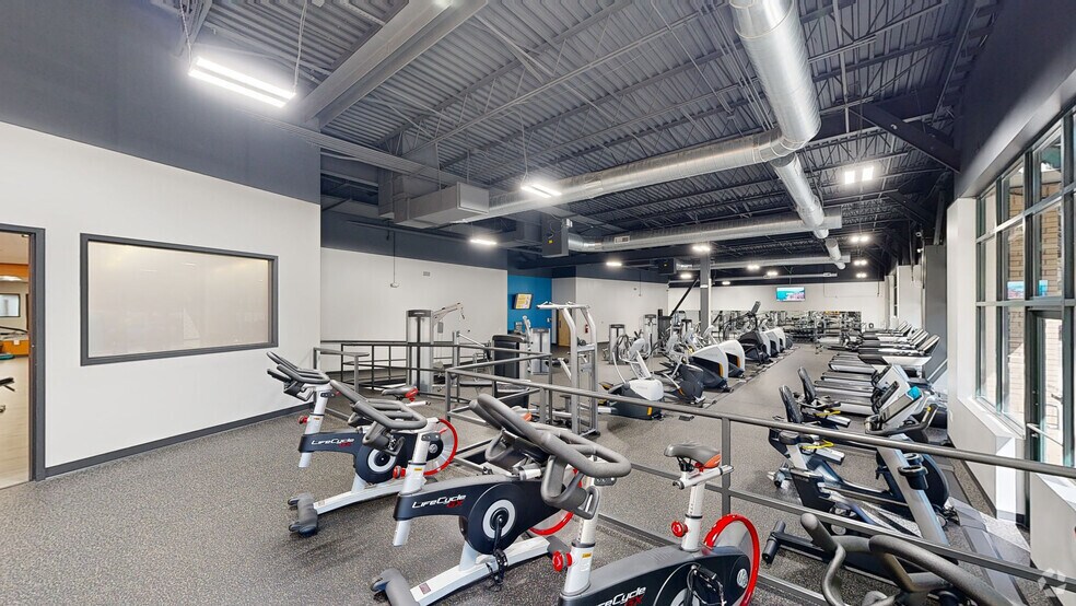 More Photos Of 8020 Arco Corporate Dr, Raleigh Unknown For Lease