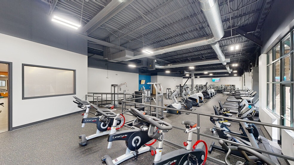 More Photos Of 8020 Arco Corporate Dr, Raleigh Unknown For Lease