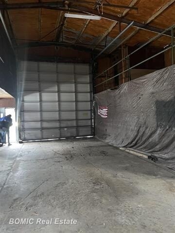 More Photos Of 9010 Dixie Hwy, Birch Run Warehouse For Lease