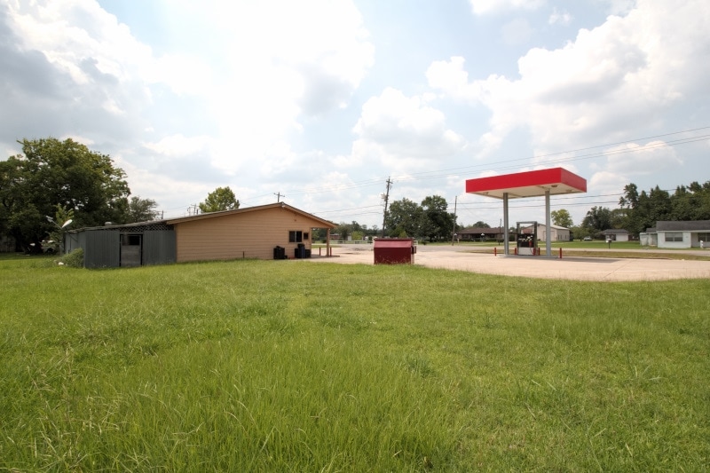 More Photos Of 6202 Brookside Rd, Brookside Village Service Station For Sale