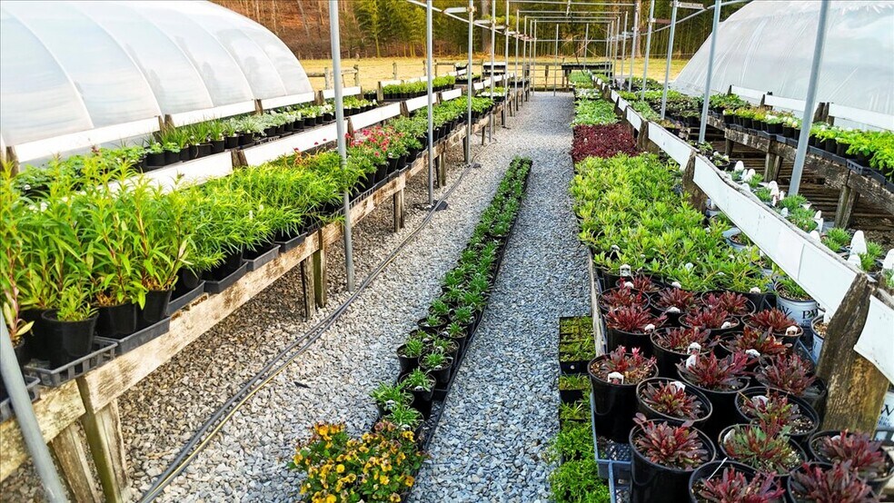 More Photos Of 1356 Coopers Cove Rd, Hardy Specialty For Sale