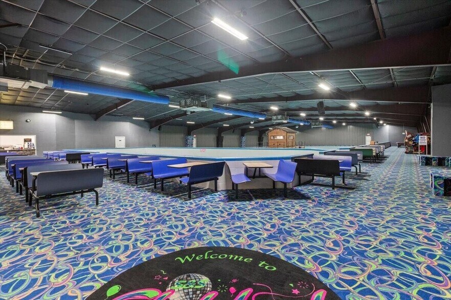 More Photos Of 1649 W US Highway 160, West Plains Skating Rink For Sale