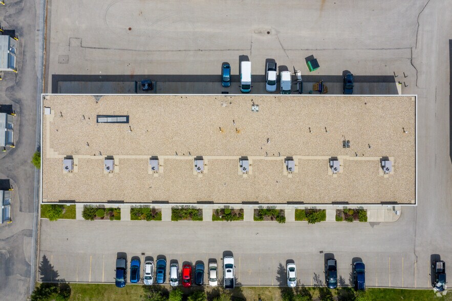 More Photos Of 11929 40th St SE, Calgary Flex For Lease