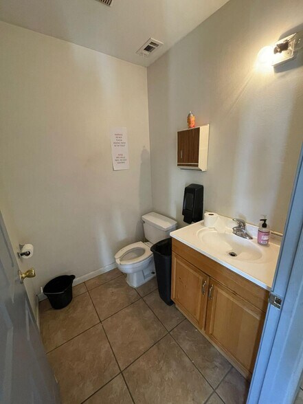 More Photos Of 4712 Old Tampa Hwy, Kissimmee Warehouse For Sale