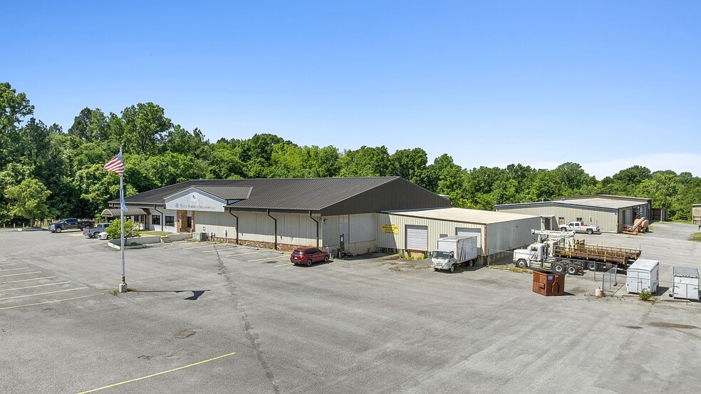 Primary Photo Of 3143 N 32nd St, Muskogee Warehouse For Sale