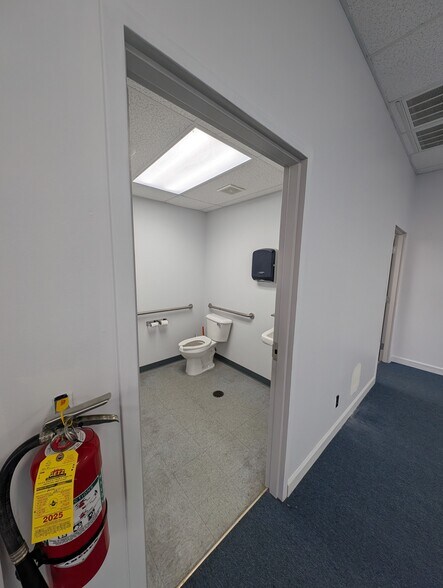 More Photos Of 3502-3530 W Willow Knolls Dr, Peoria Storefront For Lease