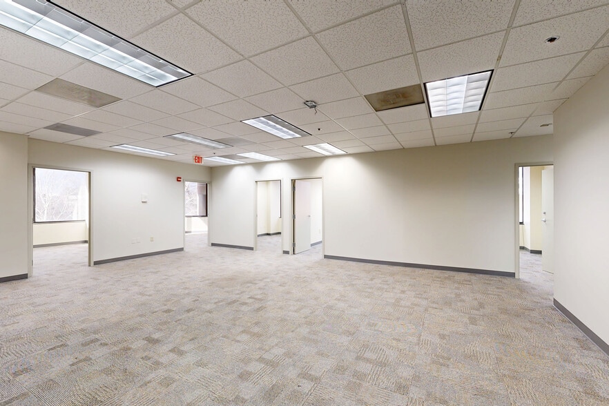More Photos Of 1320 Old Chain Bridge Rd, McLean Office For Lease