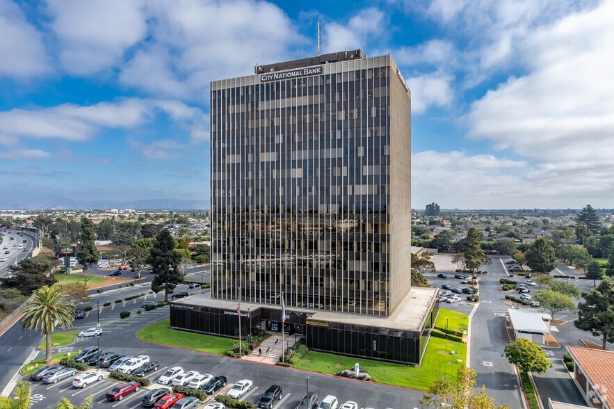 More Photos Of 300 E Esplanade Dr, Oxnard Unknown For Lease