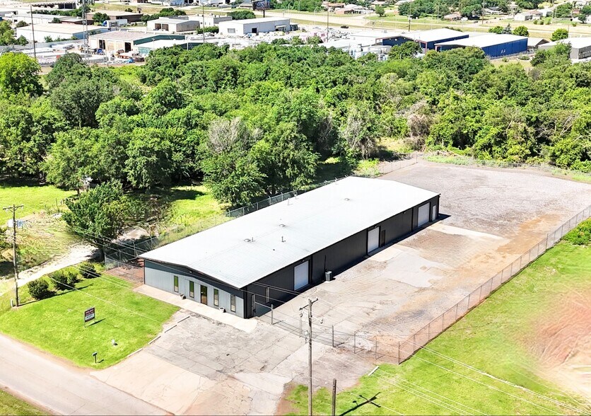 Primary Photo Of 2101 S Missouri Ave, Oklahoma City Manufacturing For Lease