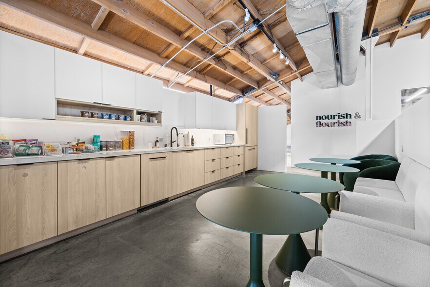 More Photos Of 523 Victoria Ave, Venice Loft Creative Space For Lease