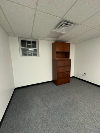 More Photos Of 901 Farmington Ave, West Hartford Medical For Lease