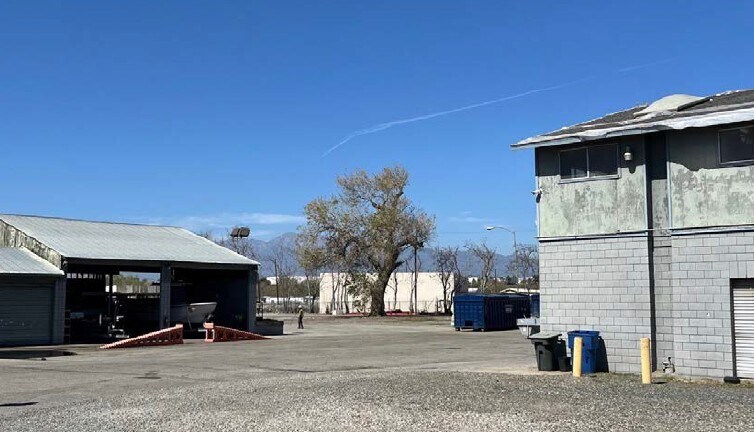 More Photos Of 121 N Main St, Riverside Warehouse For Sale