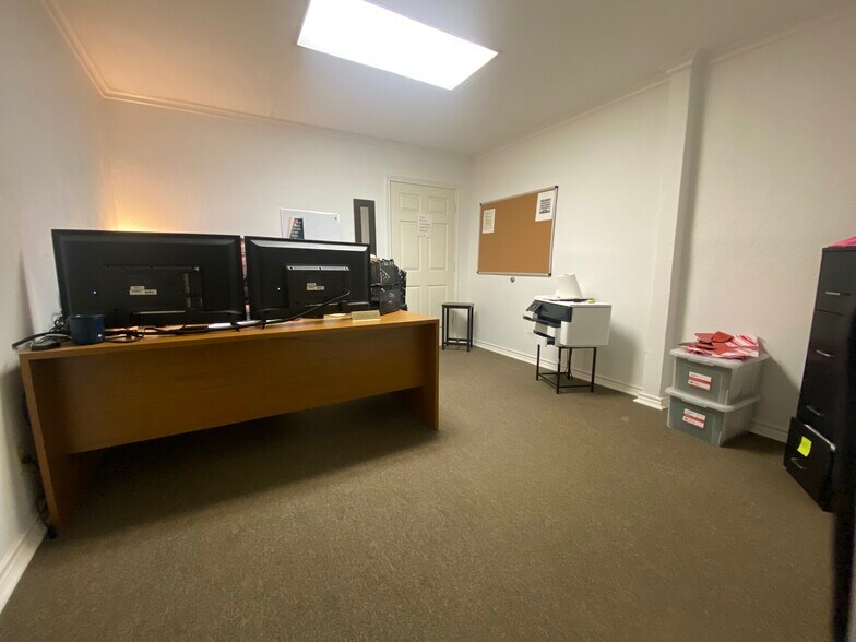 More Photos Of 12841 Highway 90, Beaumont Warehouse For Lease