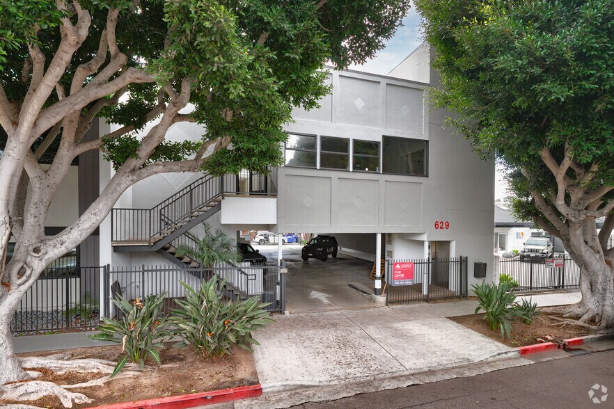 More Photos Of 629 2nd St, Encinitas Office For Sale
