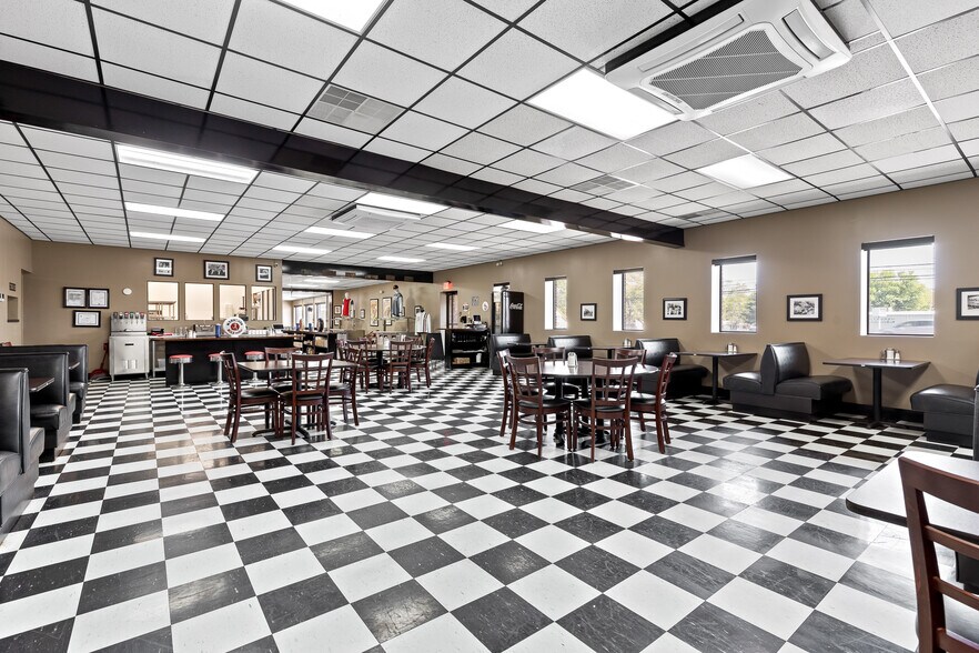 More Photos Of 8855 Dayton Pike, Soddy Daisy Restaurant For Lease