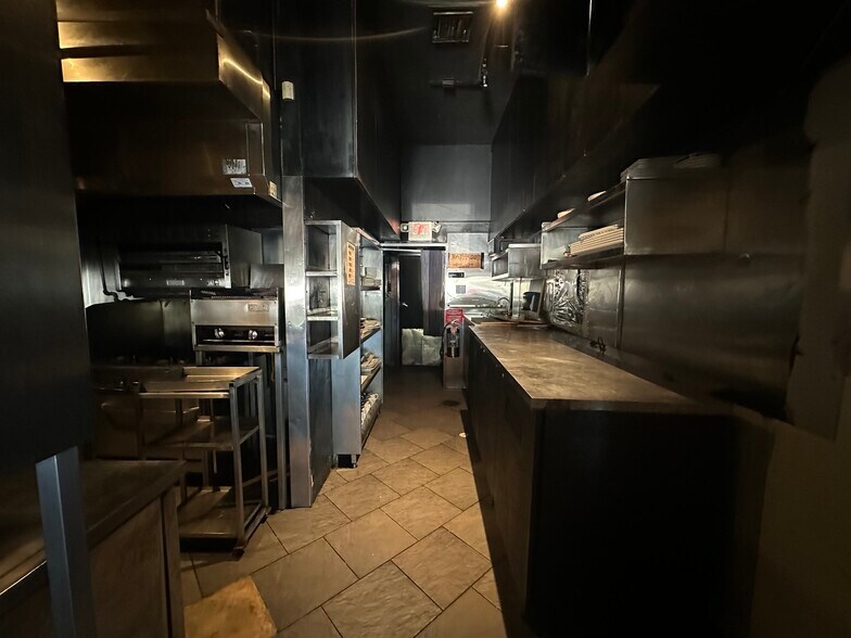 More Photos Of 1810-1818 S Young Cir, Hollywood Restaurant For Lease