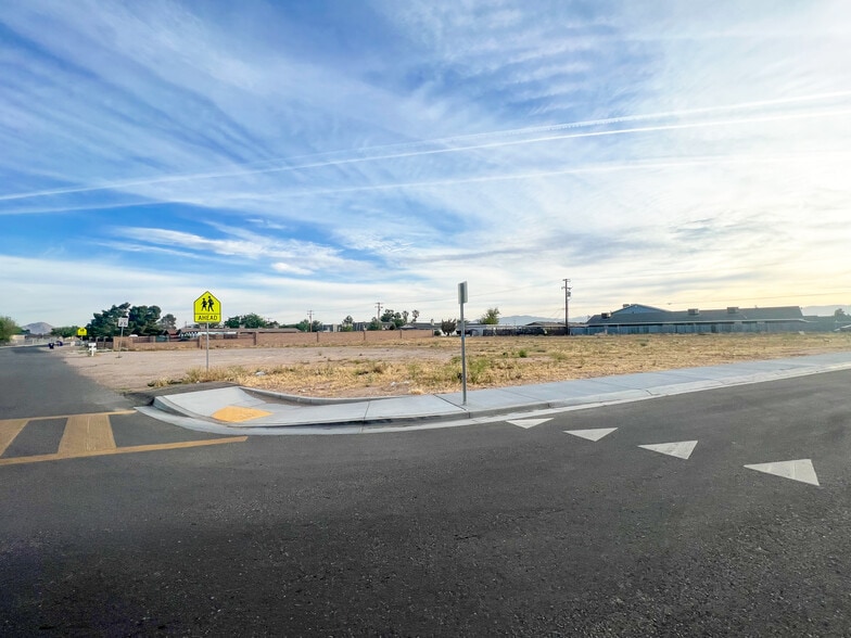 Primary Photo Of NE corner of Powhatan Rd rd @ Rancherias Rd, Apple Valley Land For Sale