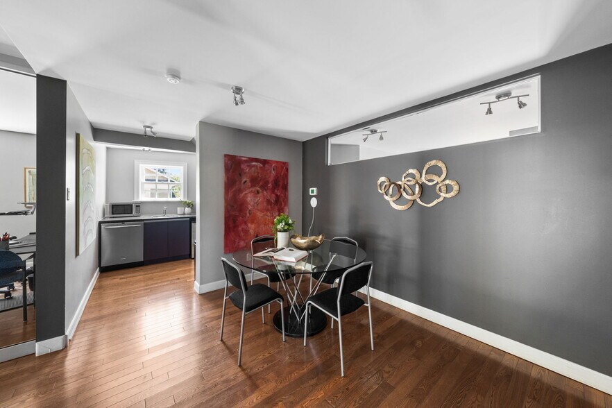 More Photos Of 5550 Manotick Main St, Ottawa Office Residential For Sale