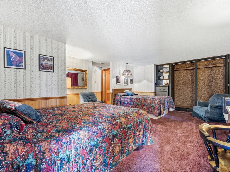 More Photos Of 1024 S I 75 Business Loop, Grayling Hotel For Sale