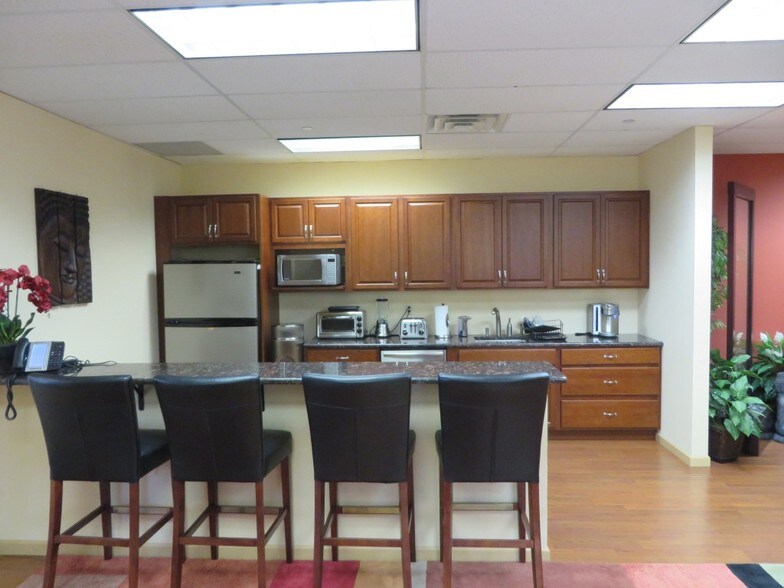 More Photos Of 92 E Main St, Somerville Office For Lease